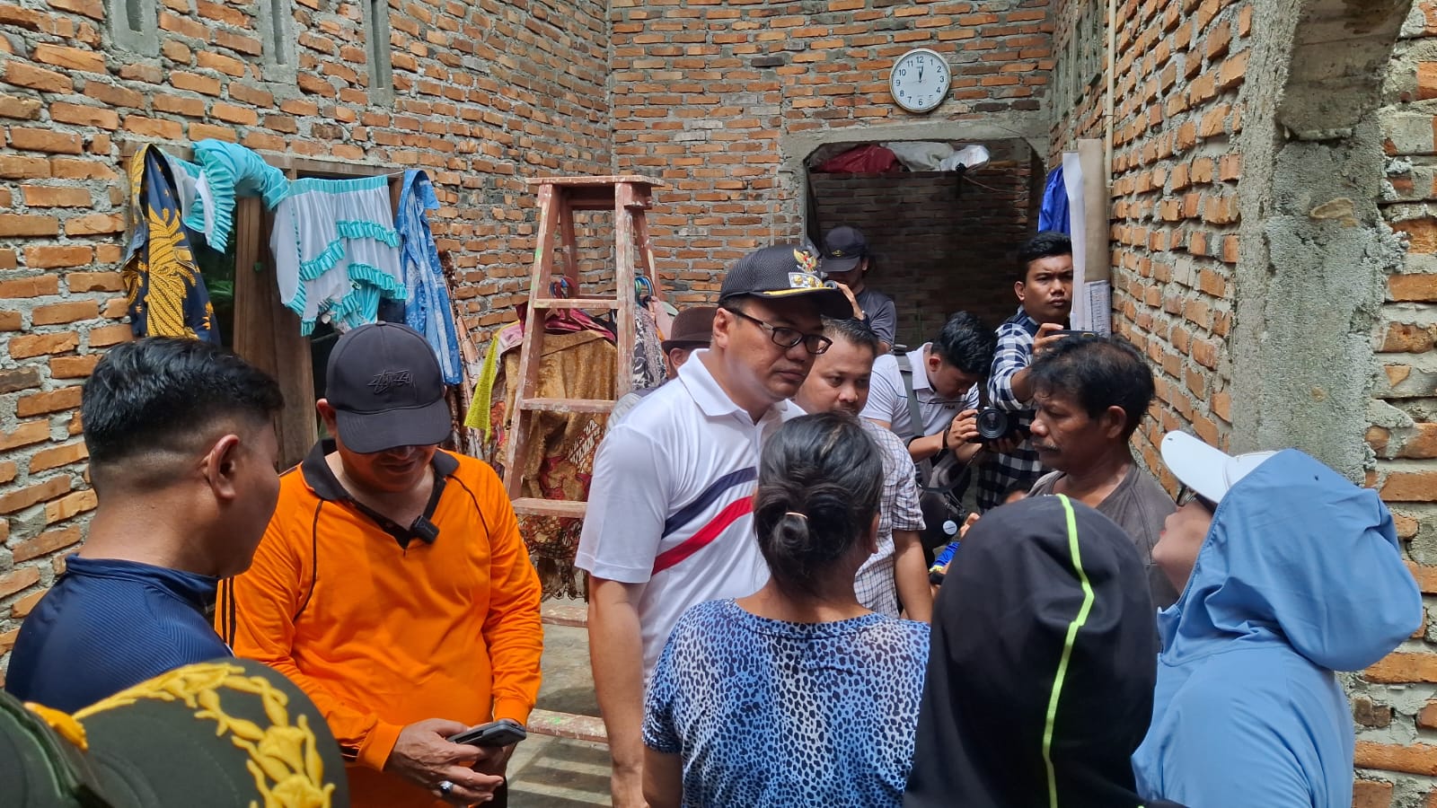 PENYERAHAN BANTUAN